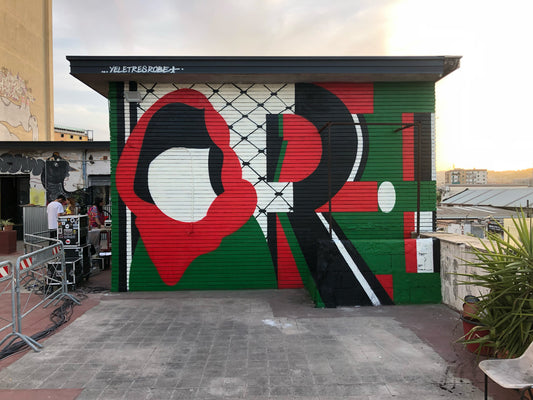 URBAN ART: Free Palestine sul terrazzo di Officina 99