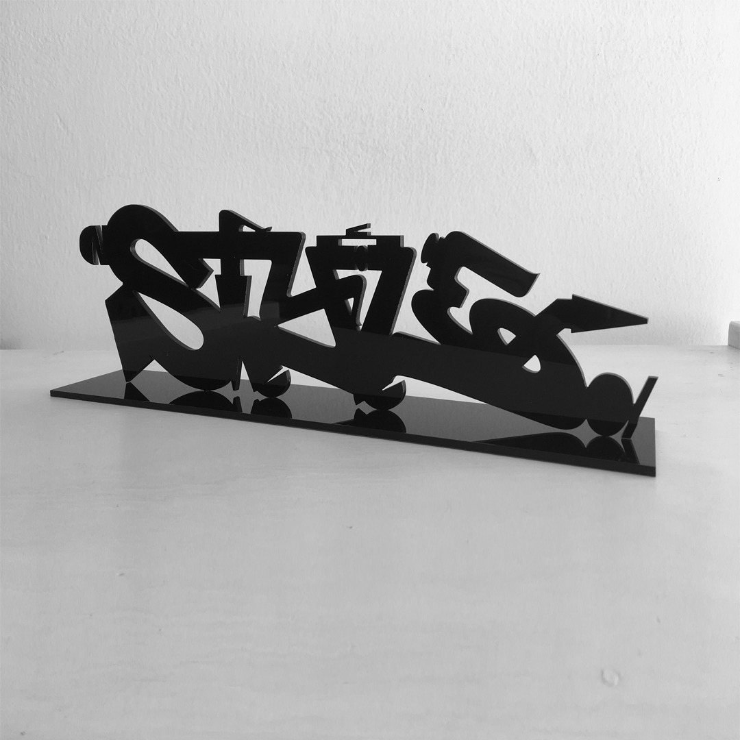 STYLE: Plexiglas sagomato - Graffiti lettering - 29x9x0,3 foto laterale